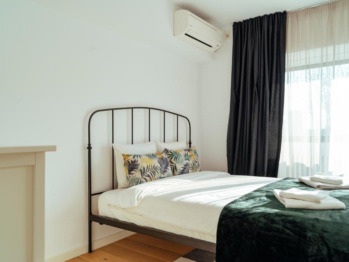 Central Modern Design Apartment Bukarest Exterior foto